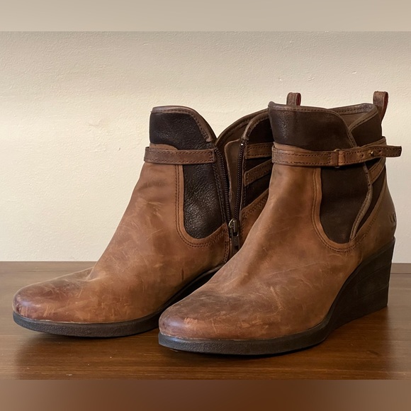 Ugg Emalie brown wedge leather booties - Picture 6 of 10